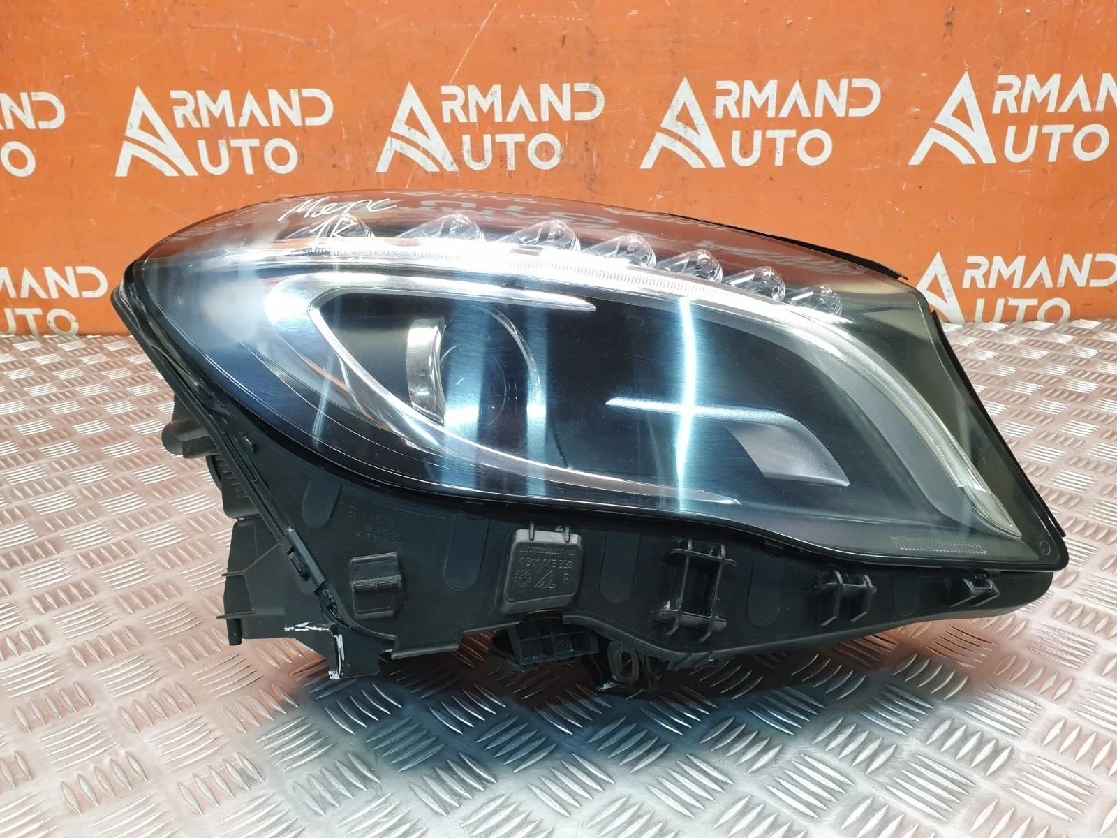 Фара Mercedes GLA-Class 2013-2017 A1569063200 X156, правая