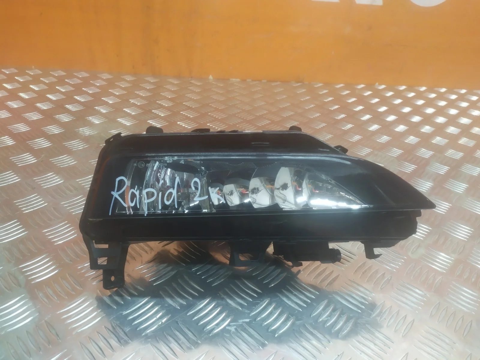 ПТФ Skoda Rapid 2020-2023 60U941700 2, правый