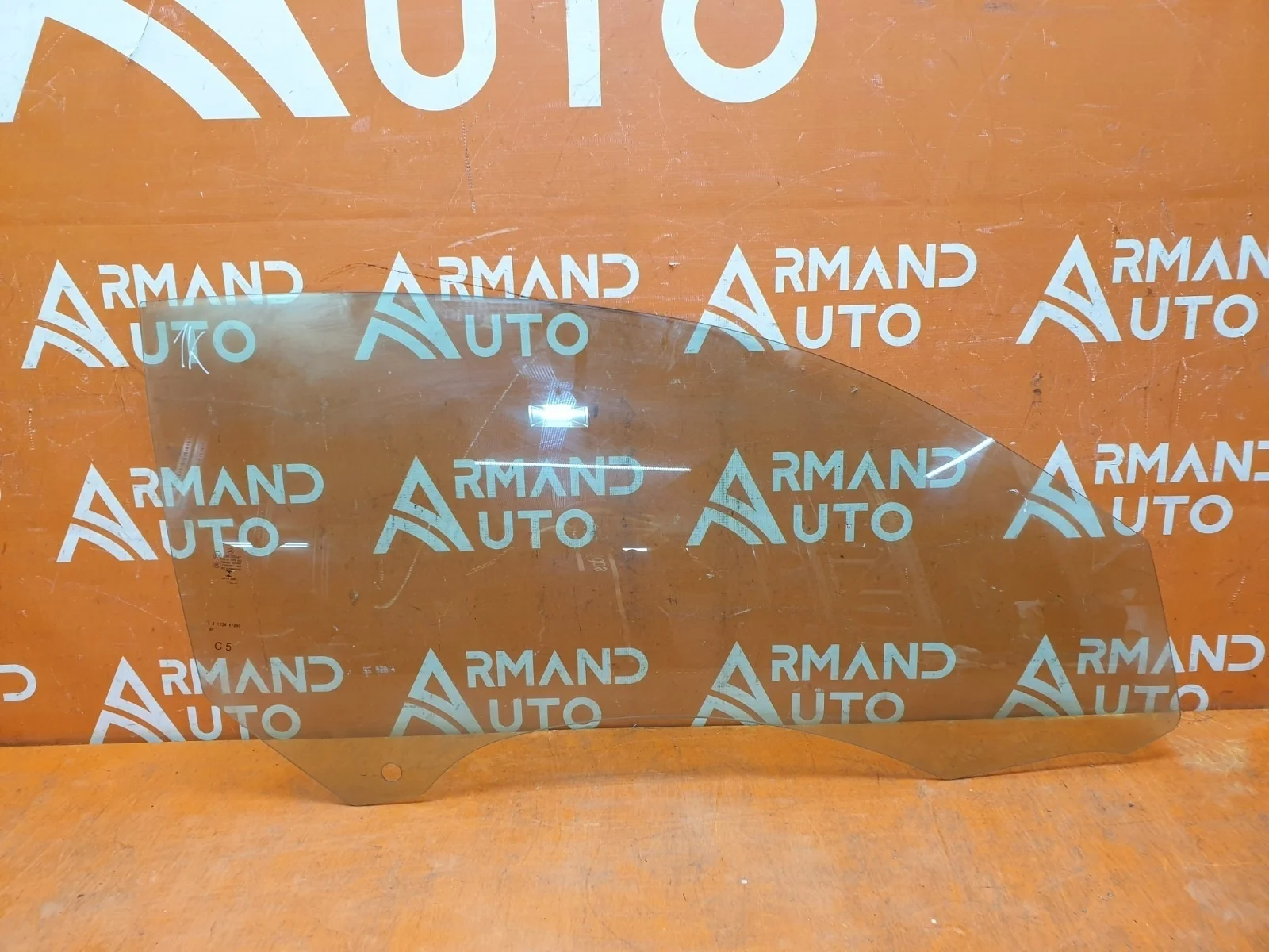 Стекло двери Mercedes C-Class 2014-2021 A2057250810 W205, правое