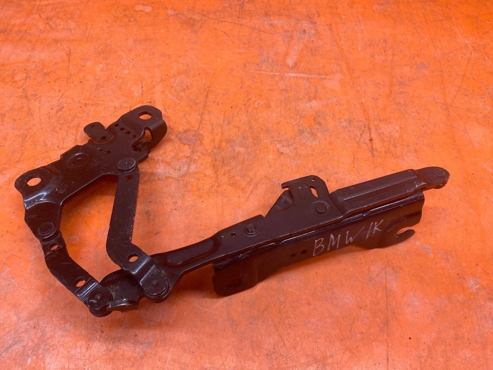 Петля капота BMW 3 series 2011-2020 41617286343 F30 F31, левая