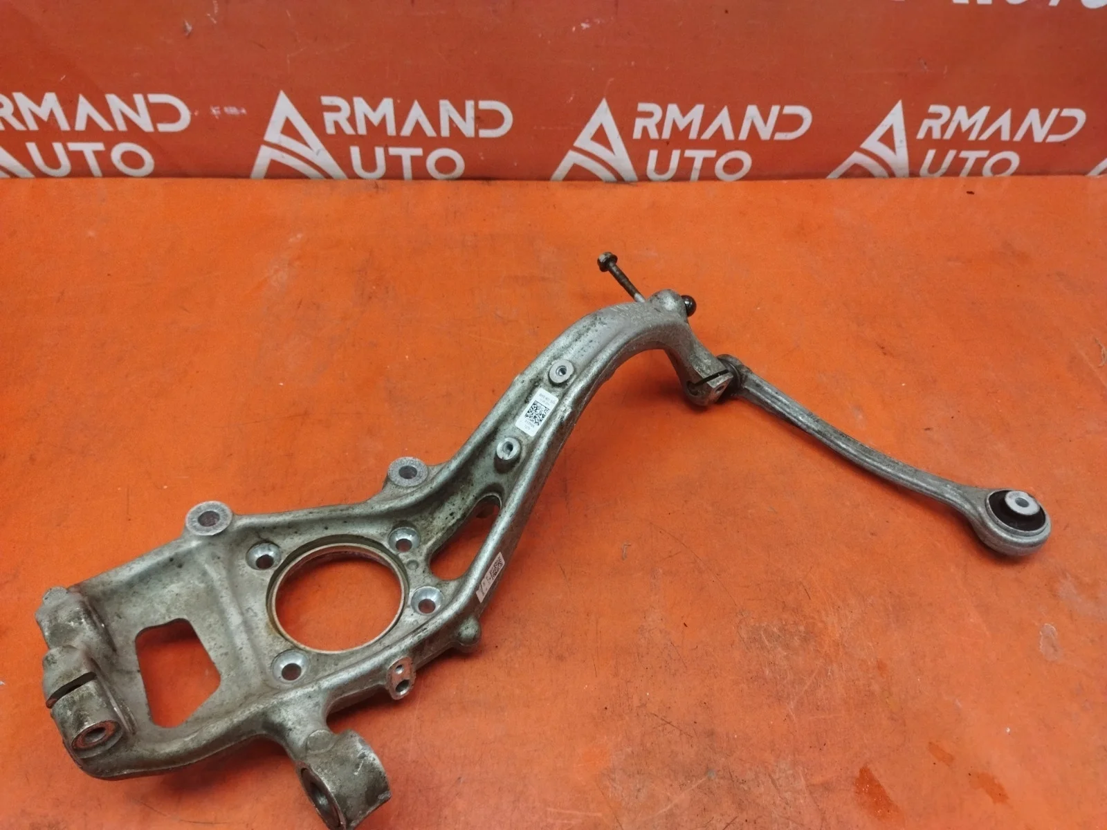 Кулак поворотный Audi A4 2015-2025 8W0407253F 5 B9, передний левый