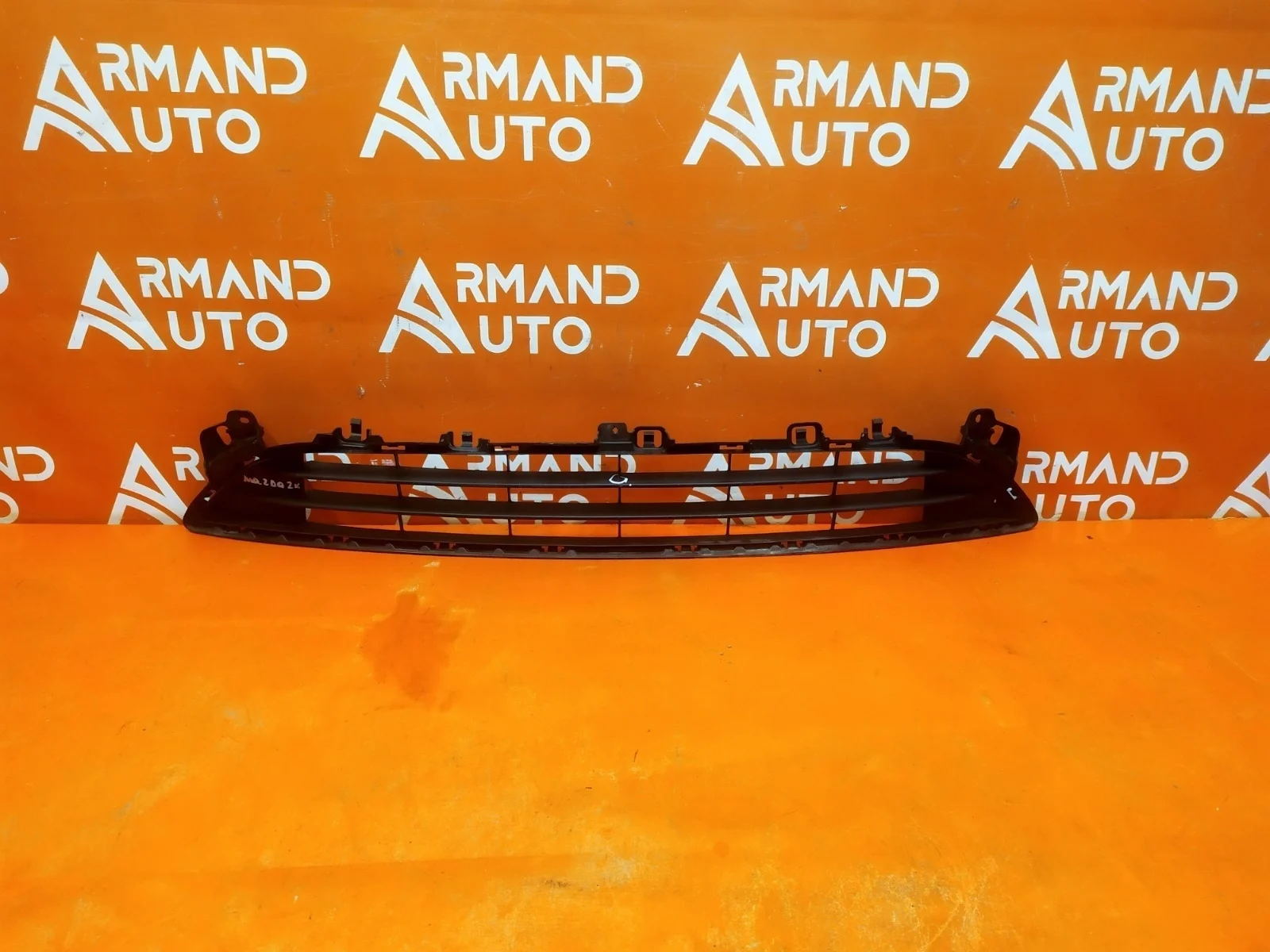 Решетка бампера Mazda 6 2015-2018 G46L501T1A 3 GJ, передняя