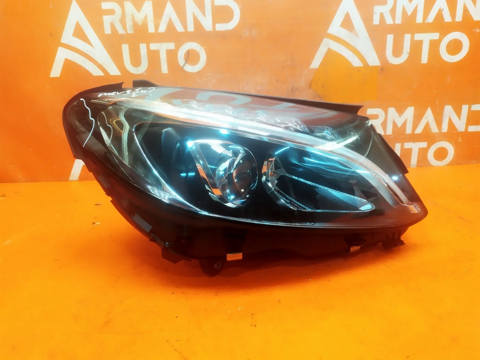 Фара Mercedes C-Class 2014-2018 A2059067403 W205, правая