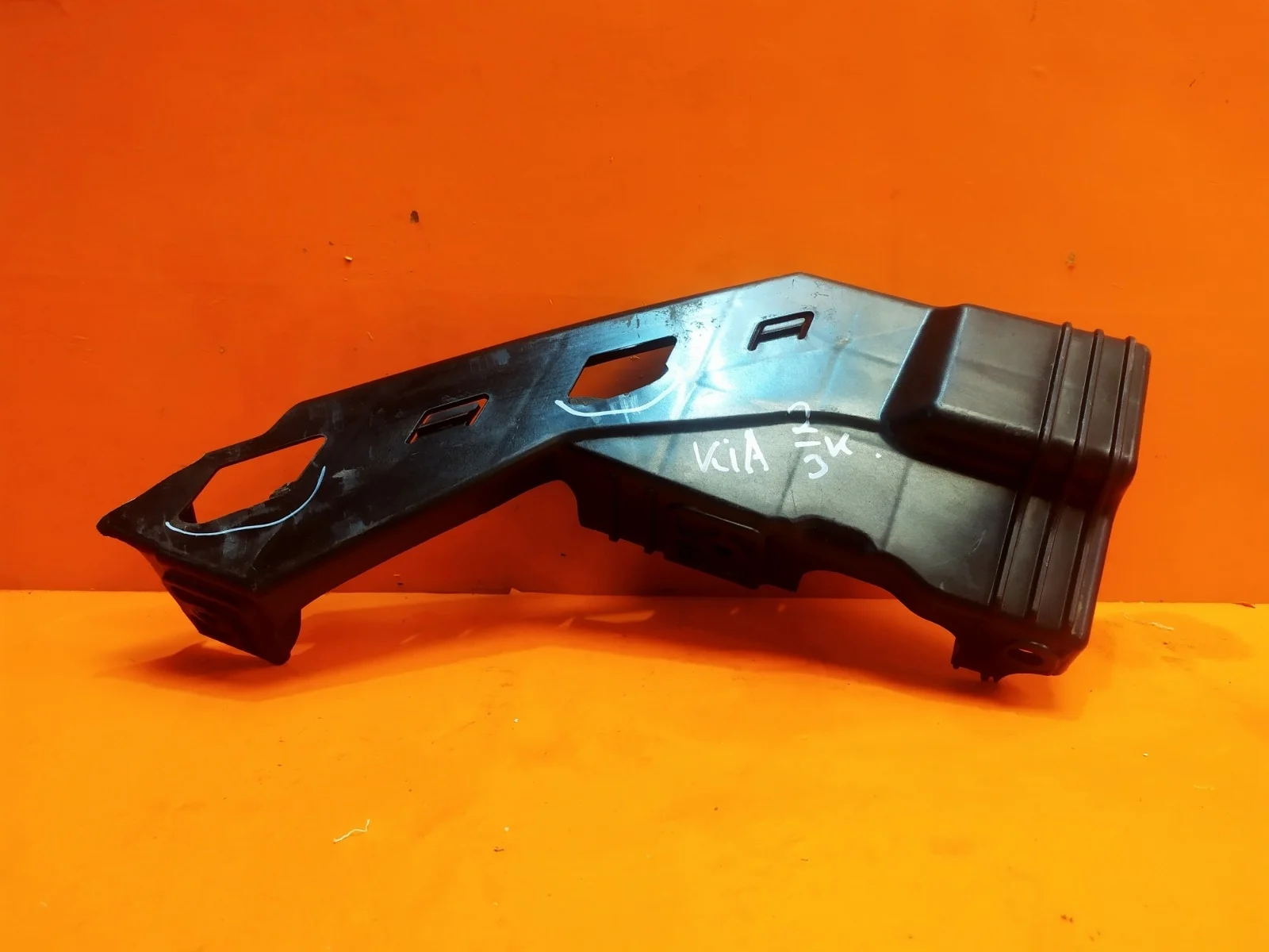 Кронштейн бампера Hyundai Tucson 2015-2021 86551D7000 3, передний левый
