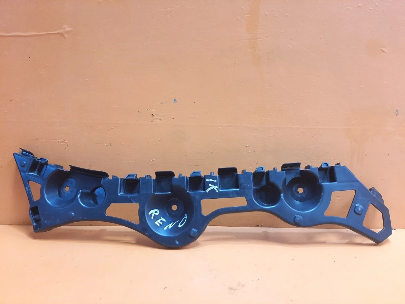 Кронштейн бампера Renault Logan 2012-2018 850457099R 2, задний левый