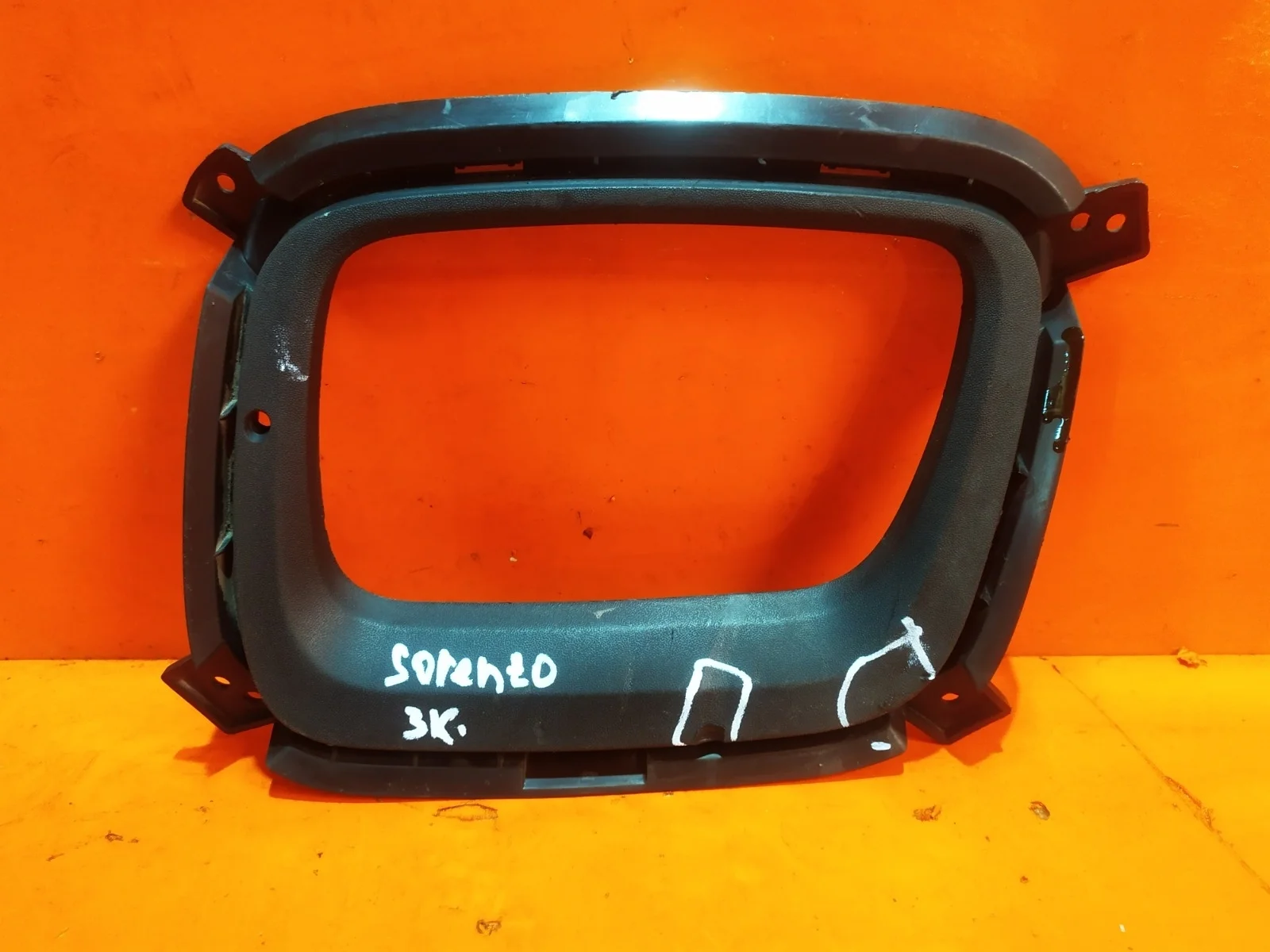 Окантовка птф Kia Sorento 2012-2019 865242P510 2 XM, правая