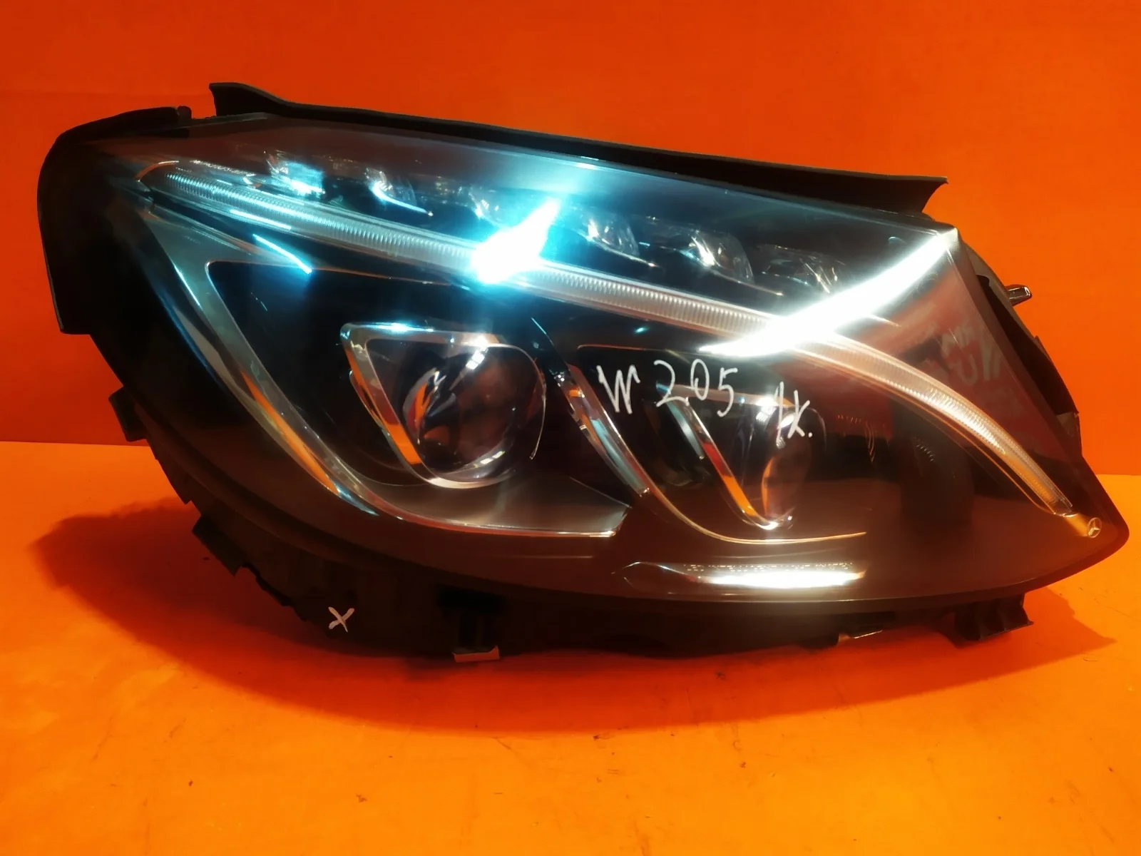 Фара Mercedes C-Class 2014-2018 A2059068002 W205, правая