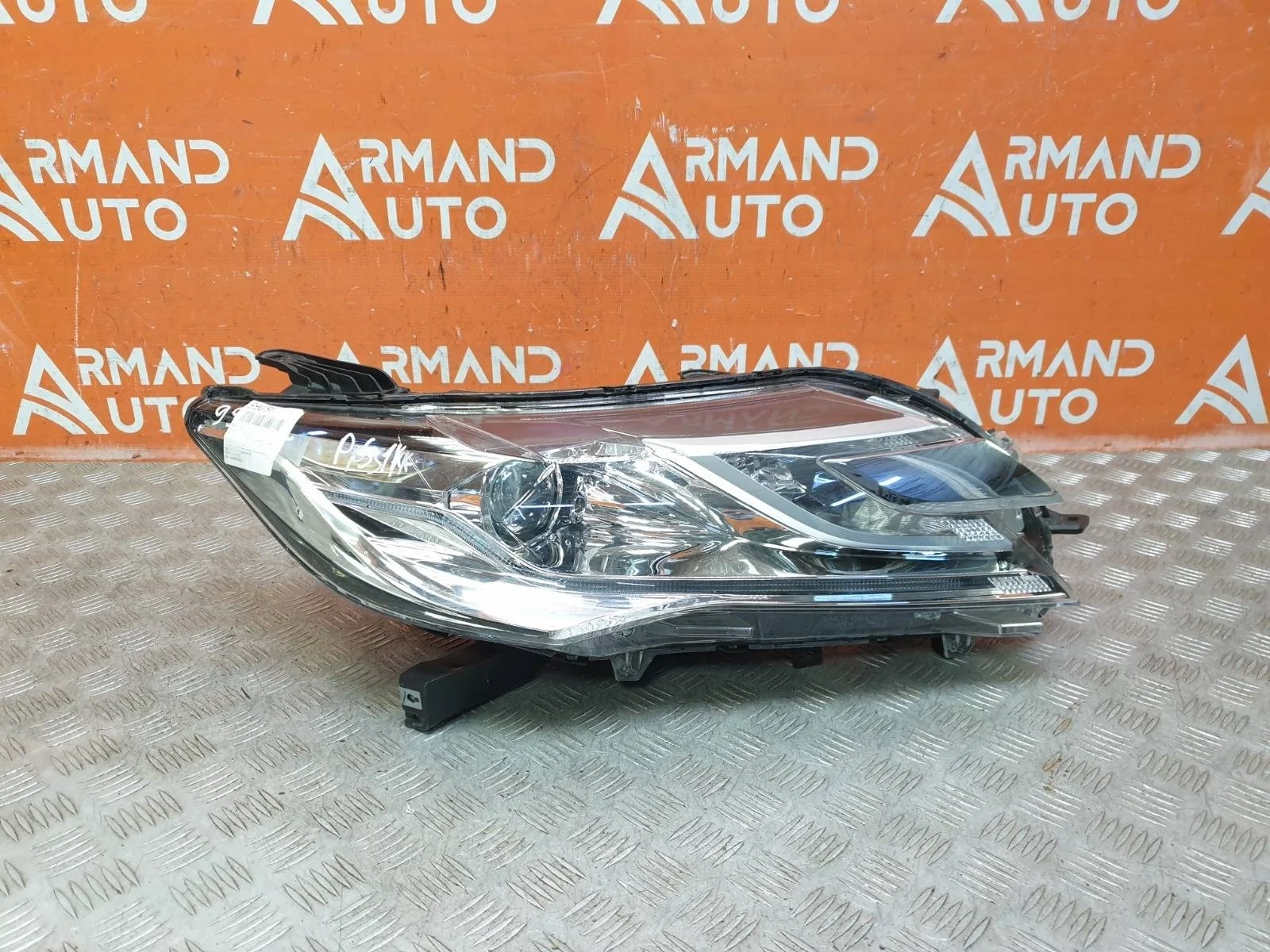 Фара Mitsubishi Pajero Sport 2015-2021 8301C794 3, правая