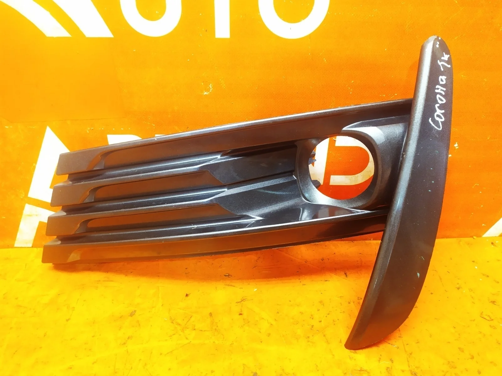 Окантовка птф Toyota Corolla 2015-2019 8148102630 11 E160 E170 E180, правая