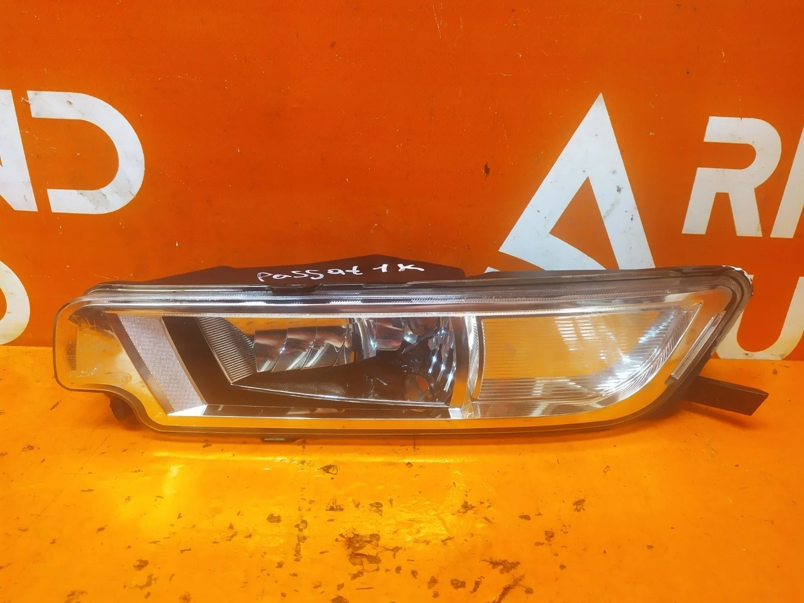 ПТФ Volkswagen Passat 2014-2023 3G0941662H B8, правый