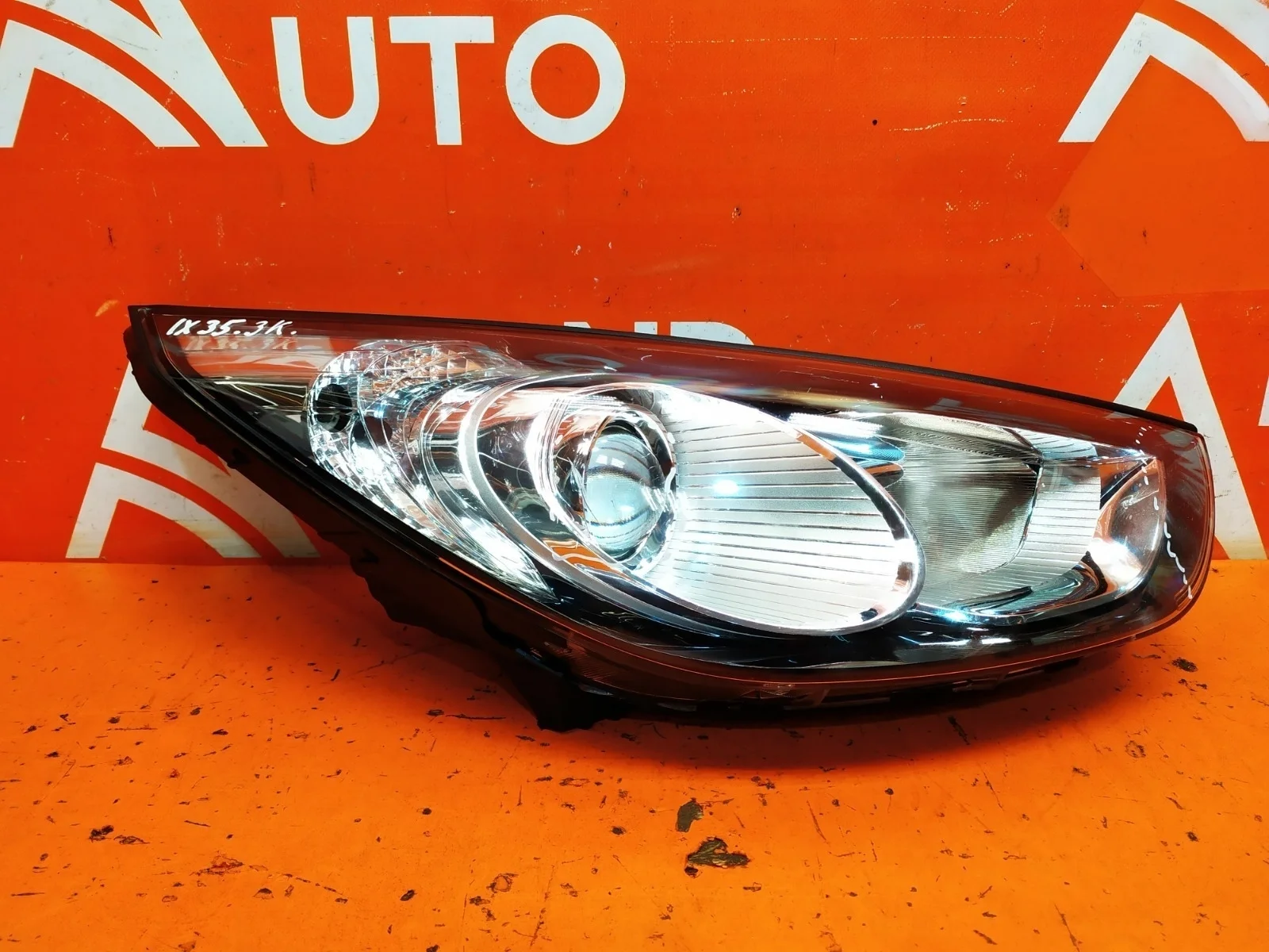 Фара Hyundai IX35 2010-2013 921022Y000 1, правая
