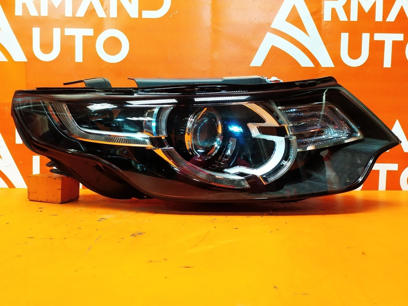 Фара Land Rover Discovery Sport 2014-2019 LR087510 1 L550, правая