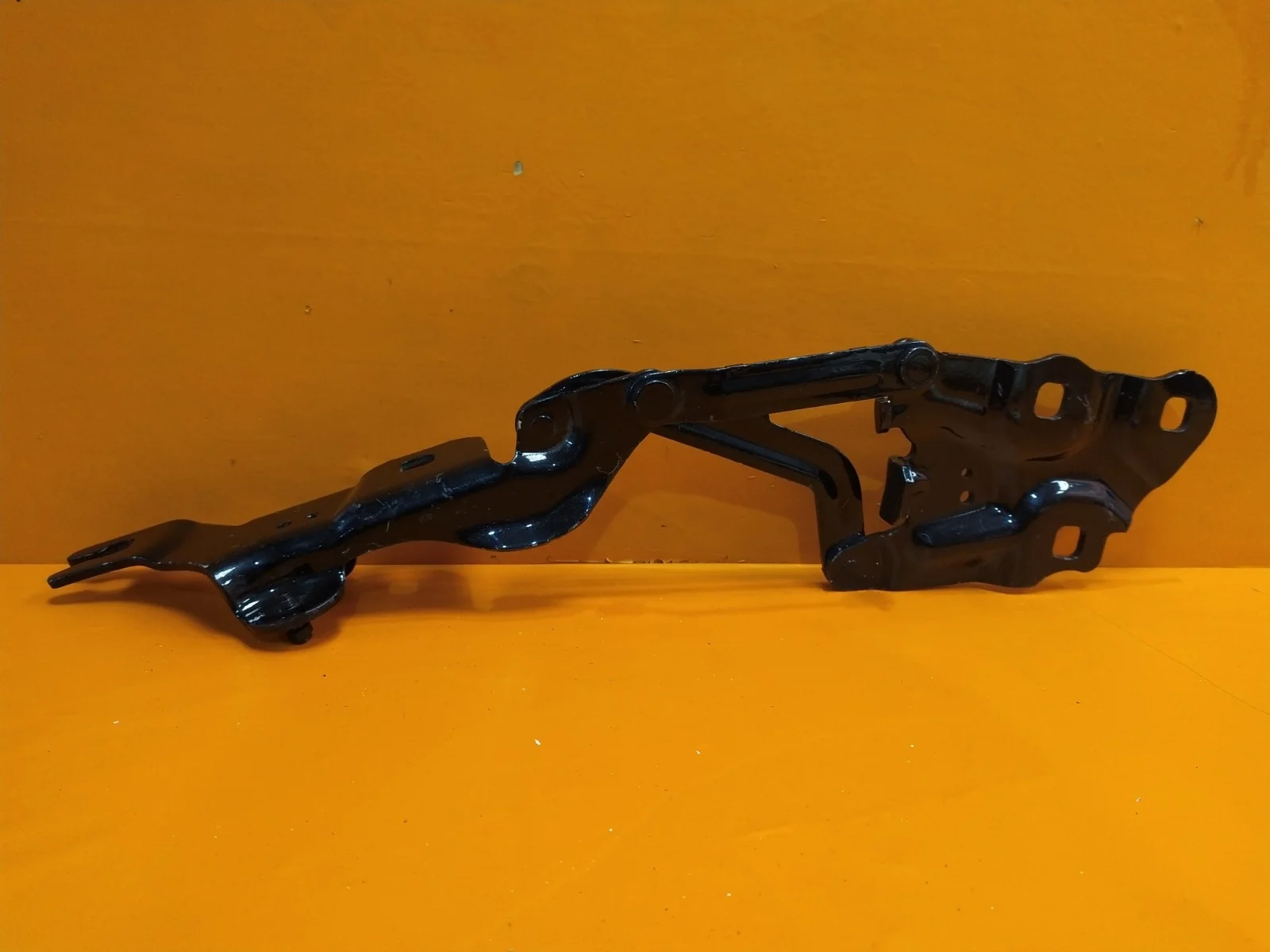 Петля капота BMW X3 2014-2017 41617262875 F25, левая