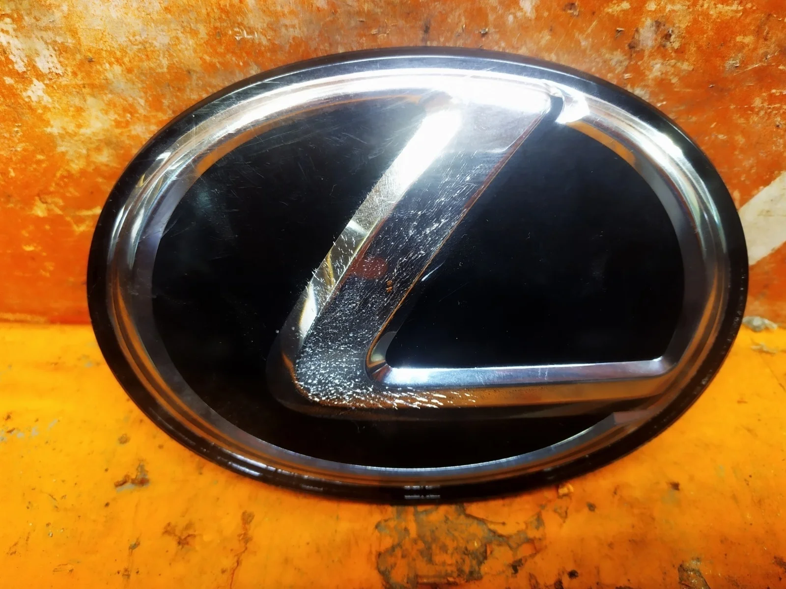 Эмблема Lexus LS 2006-2017 9097502117 4, передняя