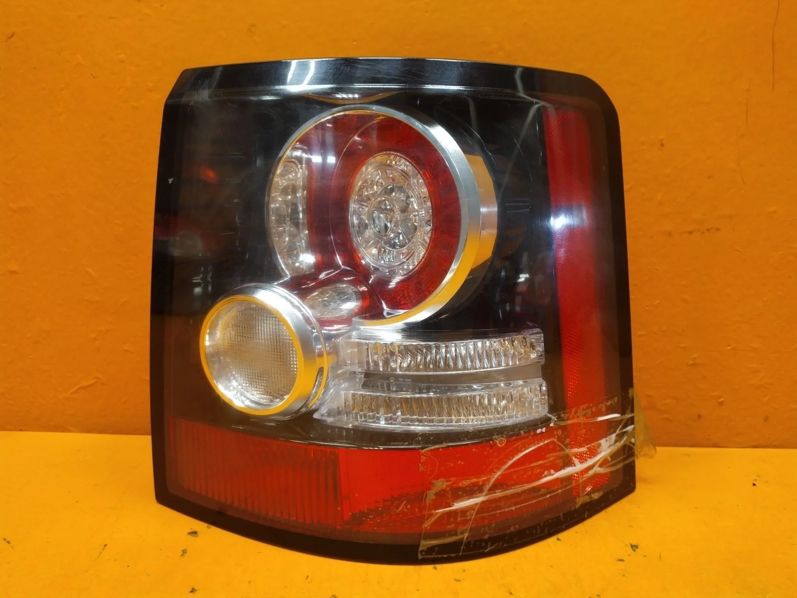 Фонарь Land Rover Range Rover Sport 2009-2013 LR043994 1 L320, правый