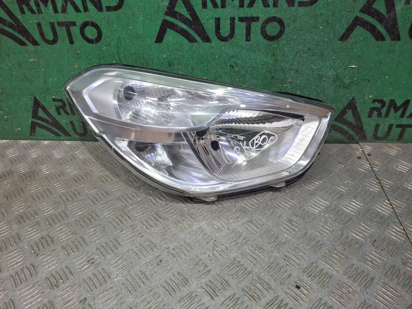 Фара Renault Dokker 2012-2021 260109545R 1, правая