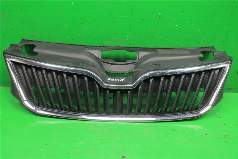 Решетка радиатора SKODA RAPID 2014-2020 5JA8536689B9 1
