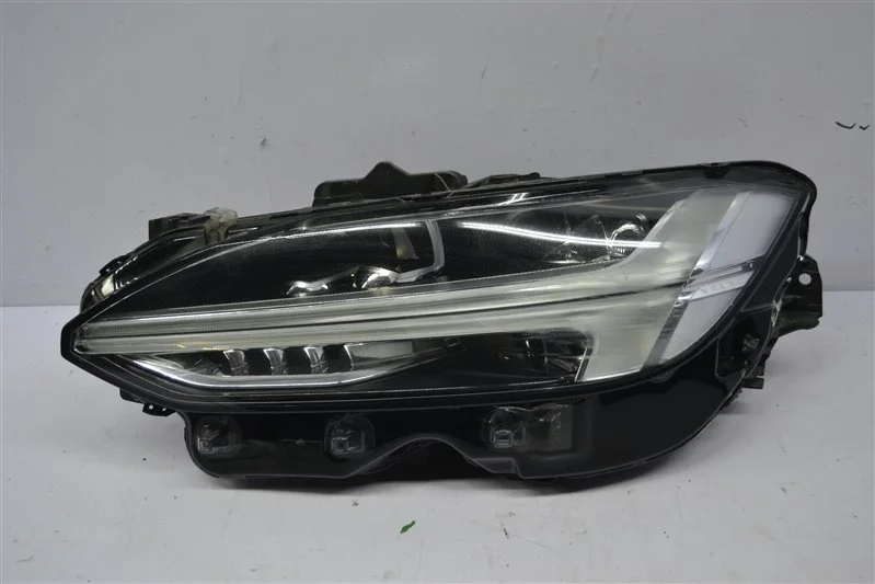 Фара VOLVO V90 2016-2025 32228682 1, левая