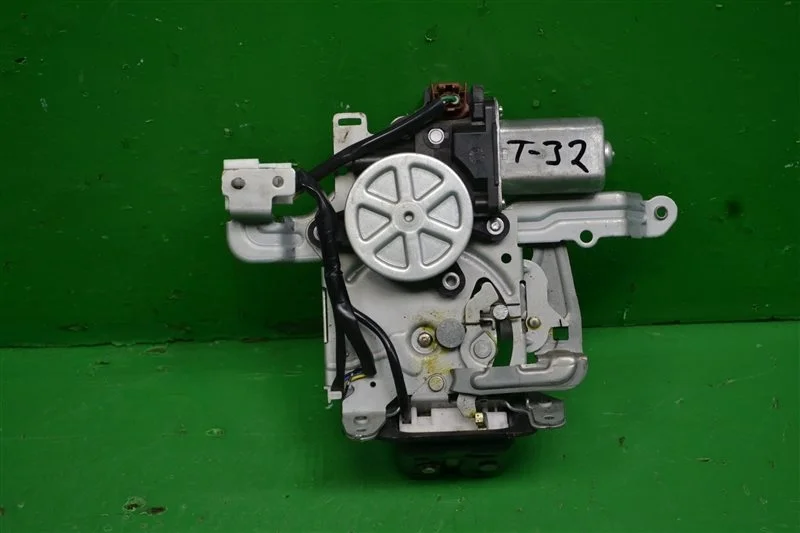 Замок двери багажника NISSAN X-TRAIL 2013-2022 905001AA0B 3 T32