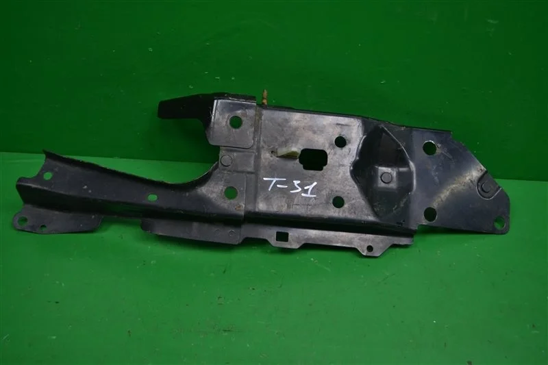 Кронштейн панели передней NISSAN X-TRAIL 2007-2015 62520JG00A 2 T31, правый