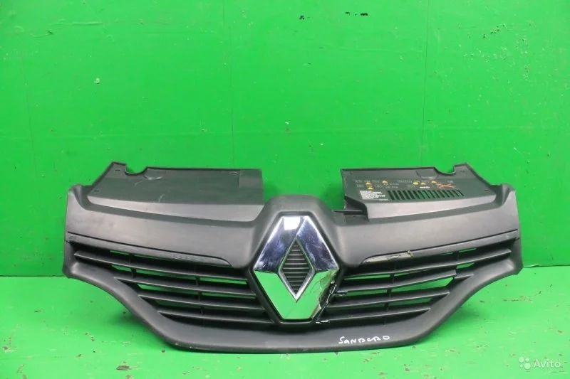 Решетка радиатора RENAULT Logan 2012-2018 623105727R 2