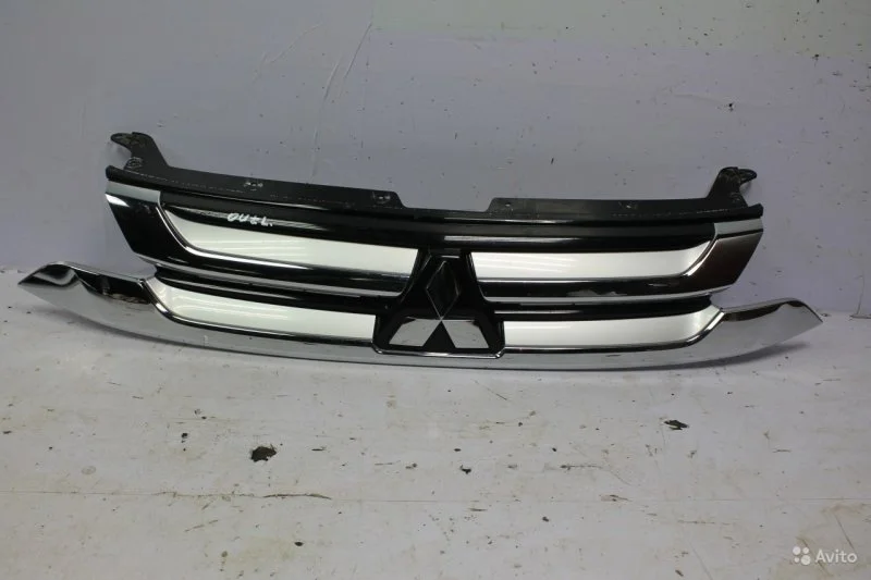Решетка радиатора MITSUBISHI OUTLANDER 2015-2018 7450A967 3