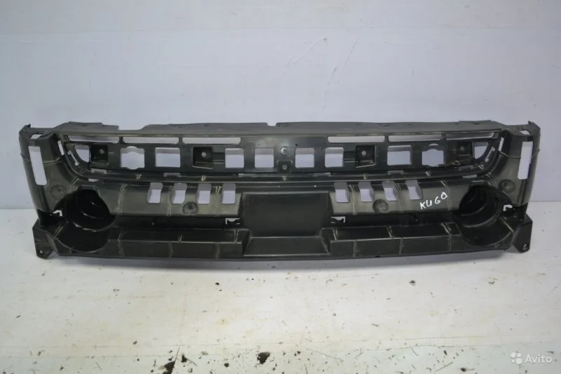 Кронштейн решетки радиатора FORD KUGA 2012-2016 1870314 2 CBS