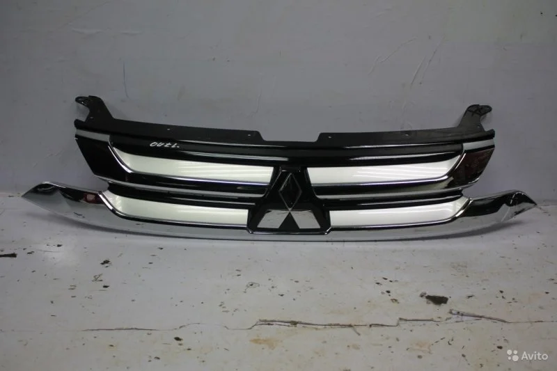 Решетка радиатора MITSUBISHI OUTLANDER 2015-2018 7450A967 3