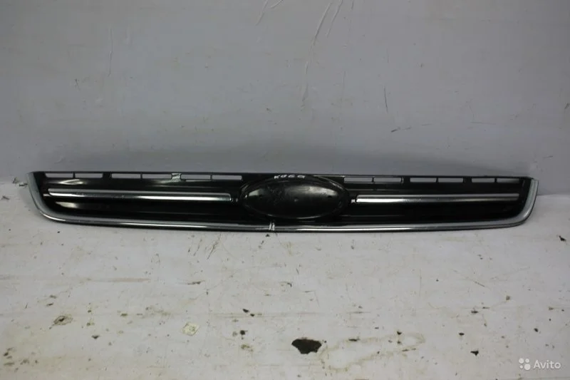 Решетка радиатора FORD KUGA 2012-2016 1893744 2 CBS