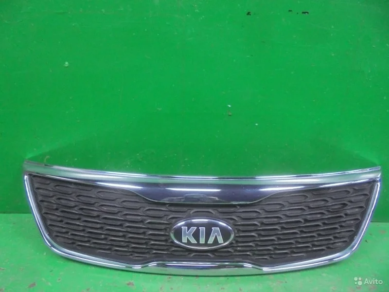 Решетка радиатора KIA SORENTO 2012-2019 863502P500 2 XM