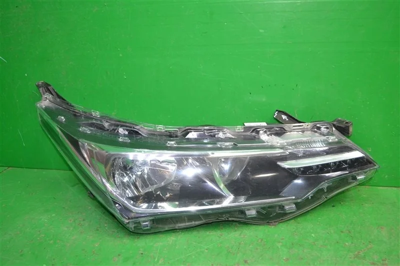 Фара TOYOTA COROLLA 2015-2019 8113002L50 11 E160 E170 E180, правая