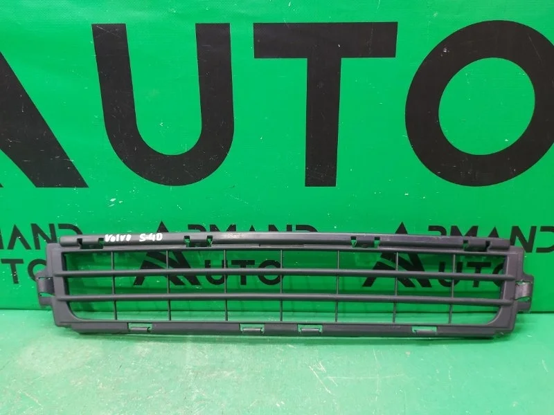 Решетка бампера VOLVO S40 2007-2012 30744911 2, передняя