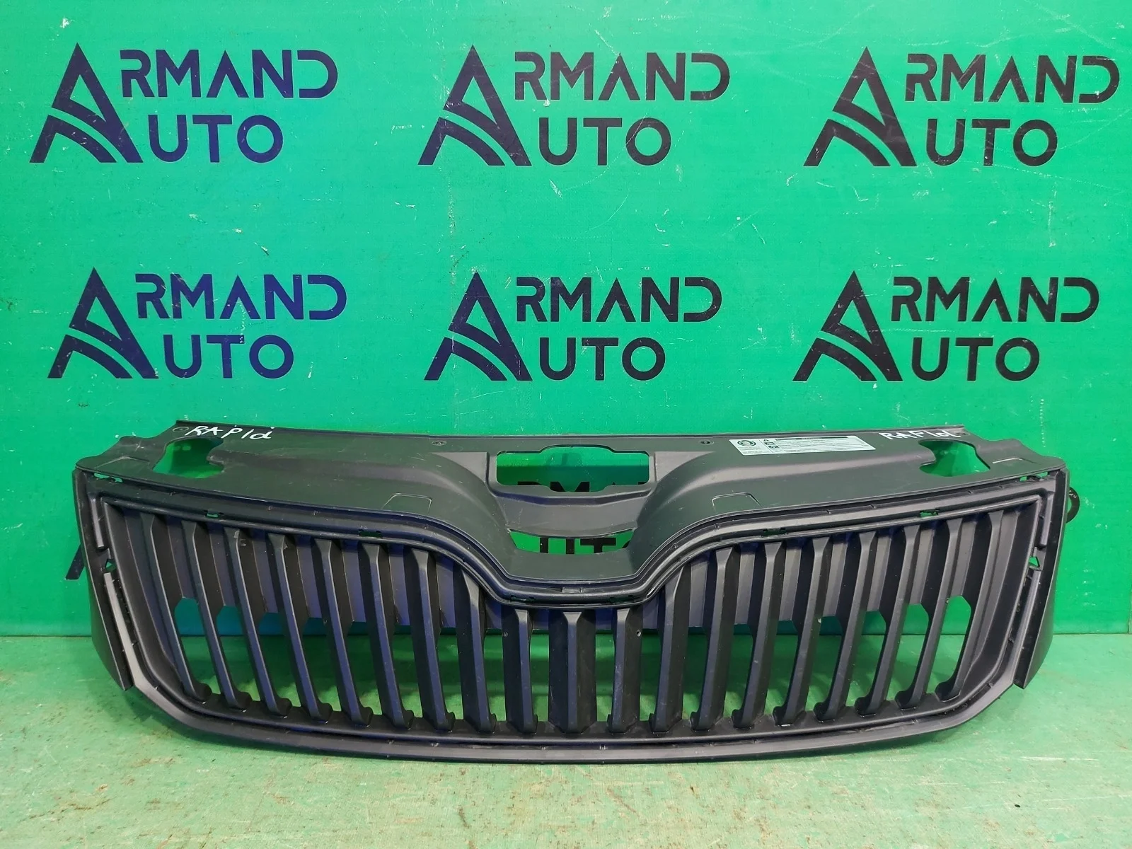 Решетка радиатора SKODA RAPID 2014-2020 5JA8536689B9 1