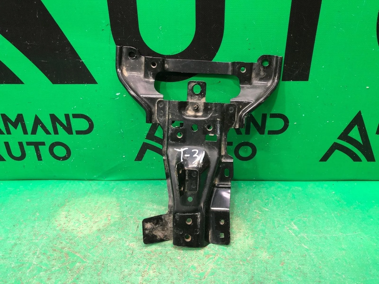 Кронштейн замка капота NISSAN X-TRAIL 2007-2015 62550JG00B 2 T31