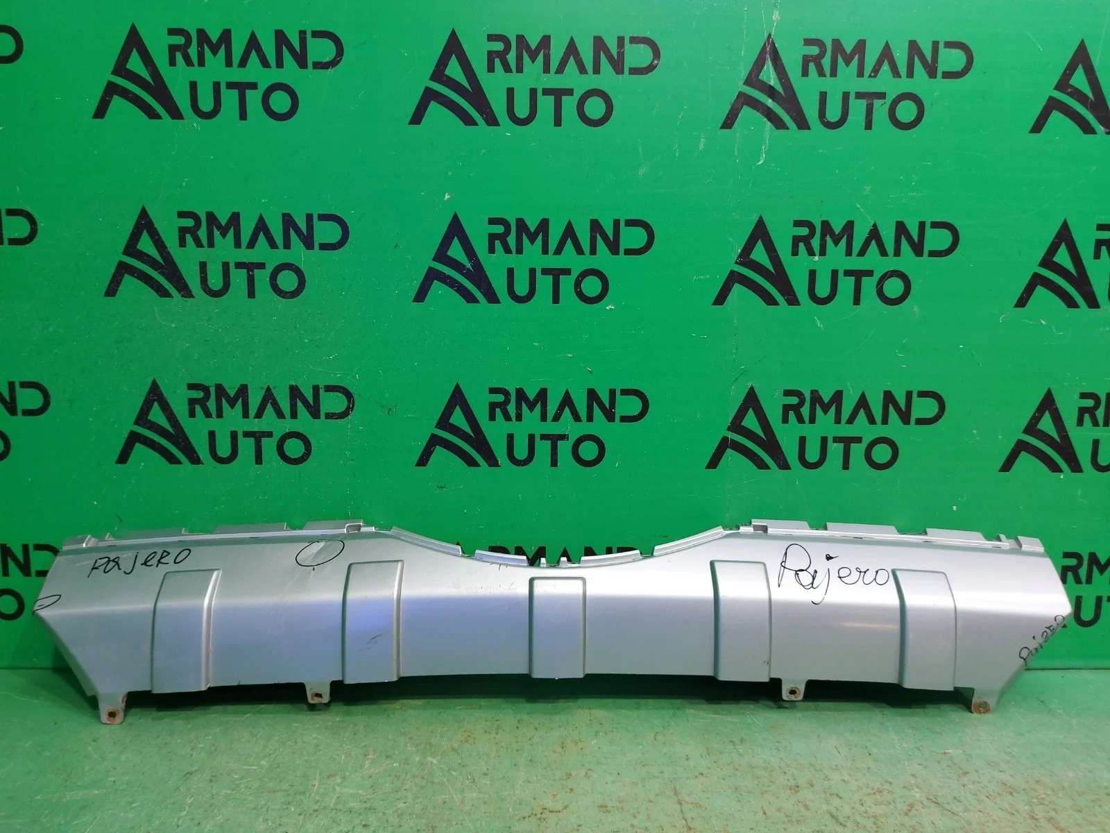 Накладка бампера MITSUBISHI PAJERO 2006-2022 6410A579 4, задняя