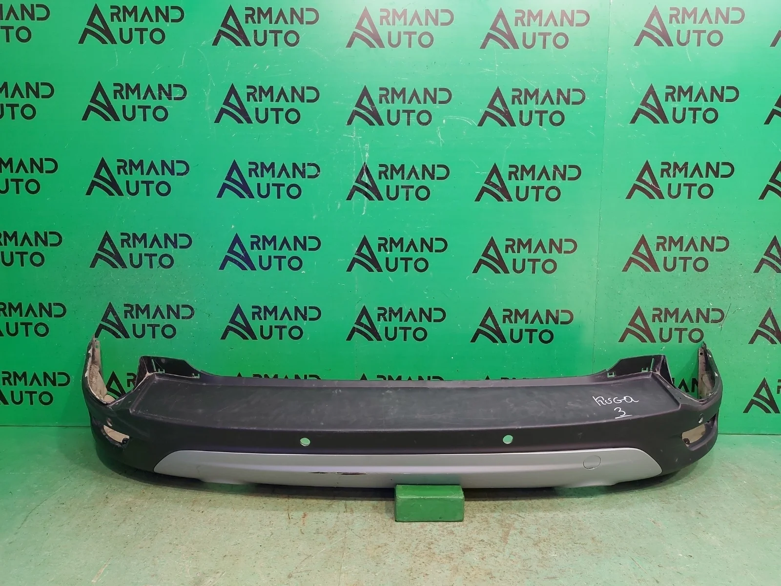 Бампер FORD KUGA 2012-2019 1837225 2 CBS, задний