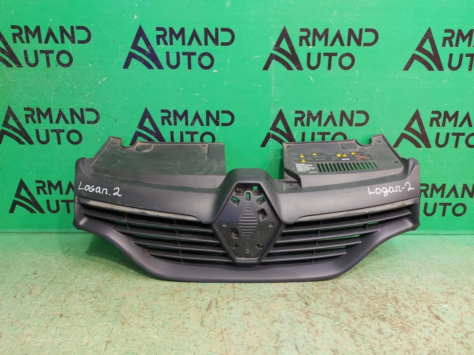 Решетка радиатора RENAULT Logan 2012-2018 623105727R 2