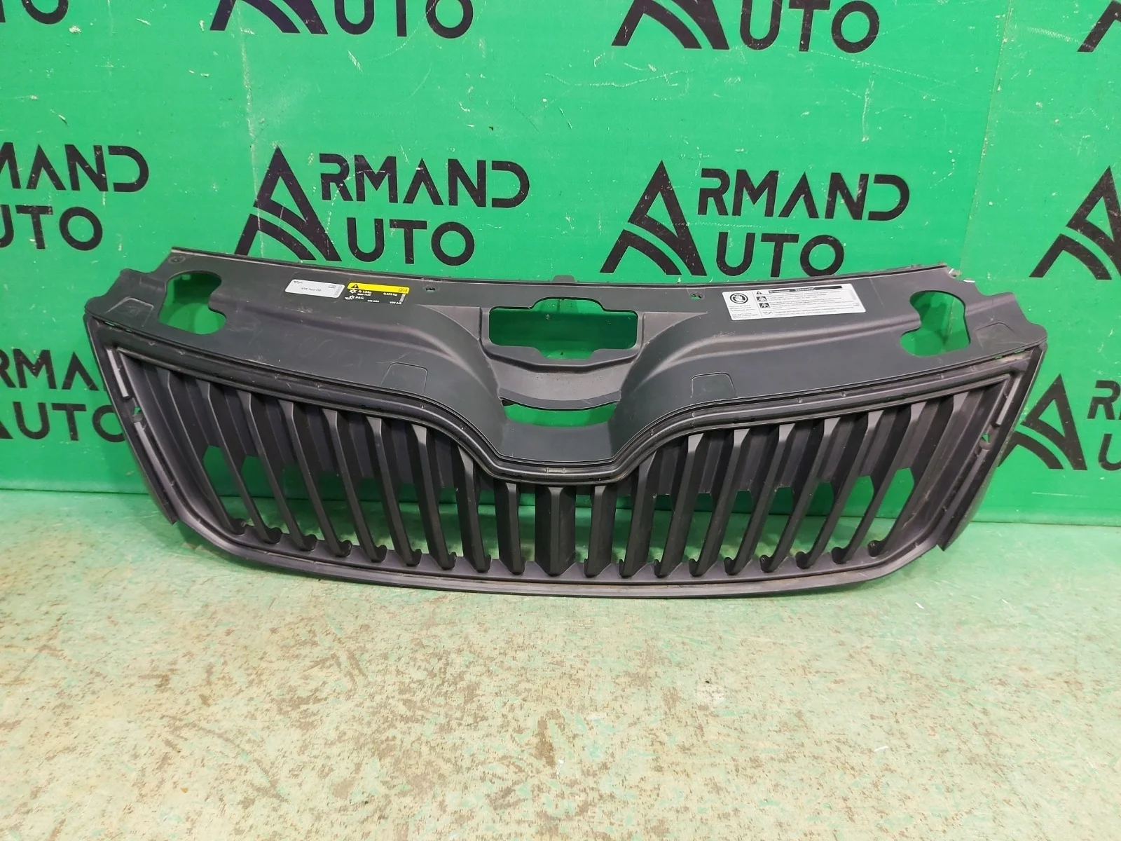 Решетка радиатора SKODA RAPID 2014-2020 5JA8536689B9 1