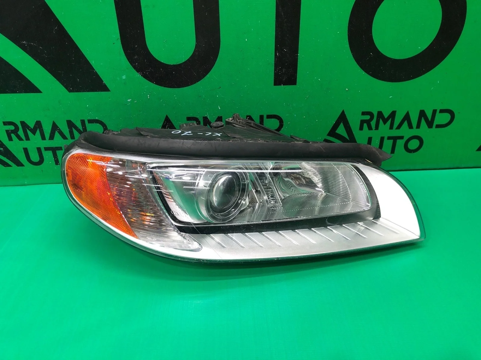 Фара VOLVO XC70 2007-2016 31353541 2, правая