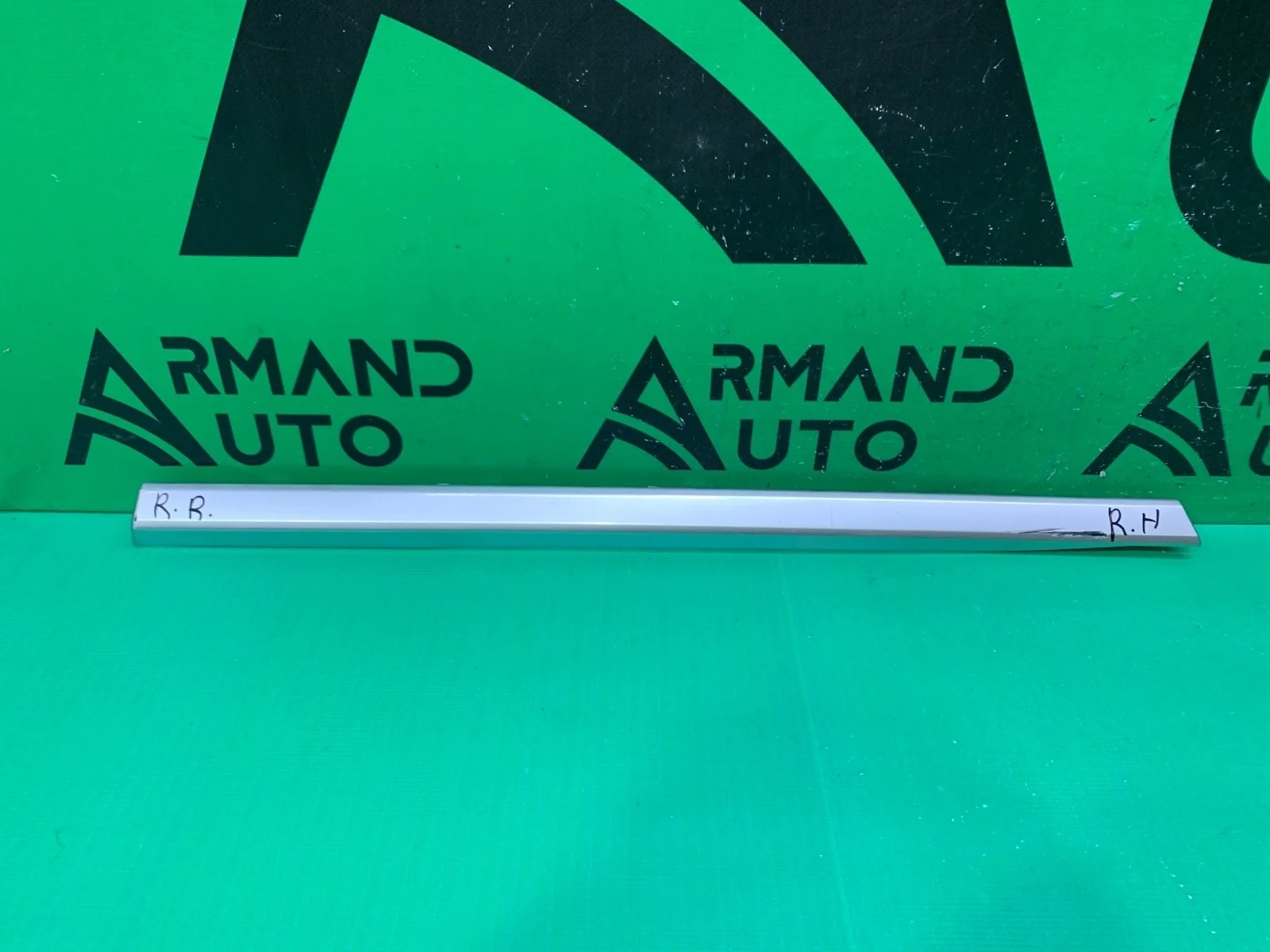 Накладка молдинга двери LAND ROVER Range Rover 2012-2022 LR038857 4 L405, задняя правая