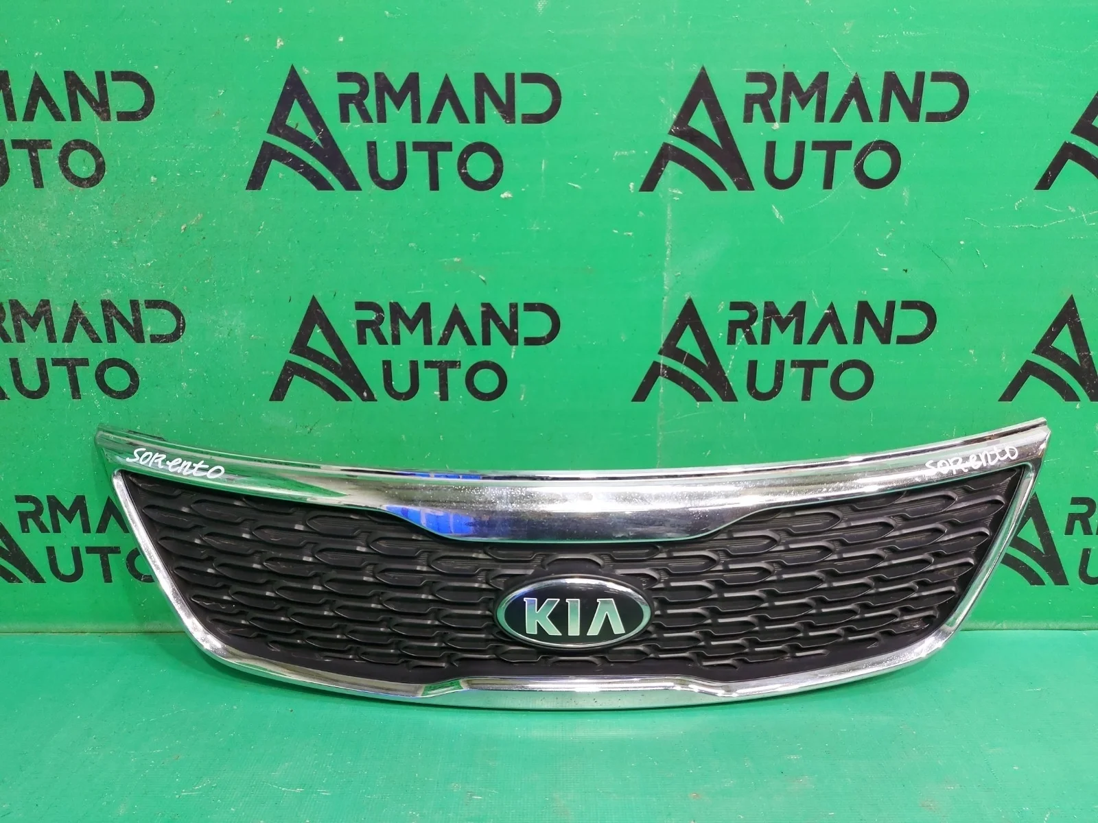 Решетка радиатора KIA SORENTO 2012-2019 863502P500 2 XM