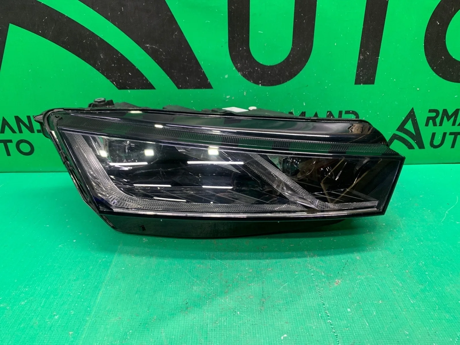 Фара SKODA OCTAVIA 2019-нв 5E4941016A 4 A8, правая