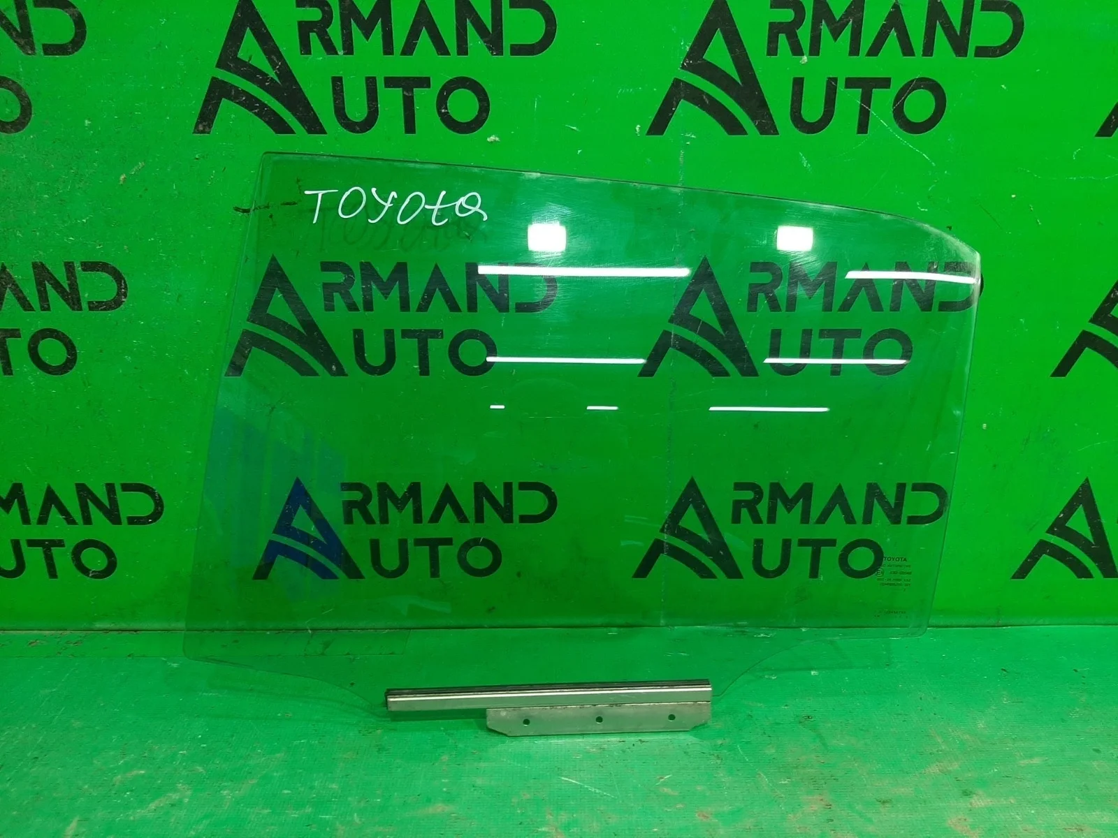 Стекло двери TOYOTA AURIS 2006-2012 6810402200 1, заднее левое