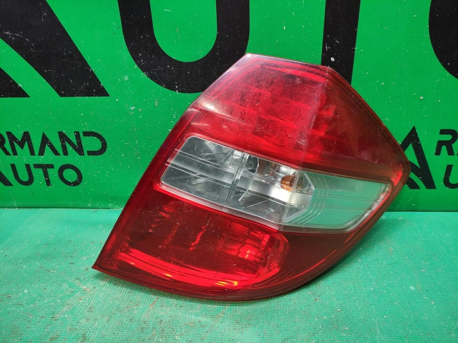 Фонарь HONDA Jazz / Fit 2011-2014 33500TF0J51 2, правый