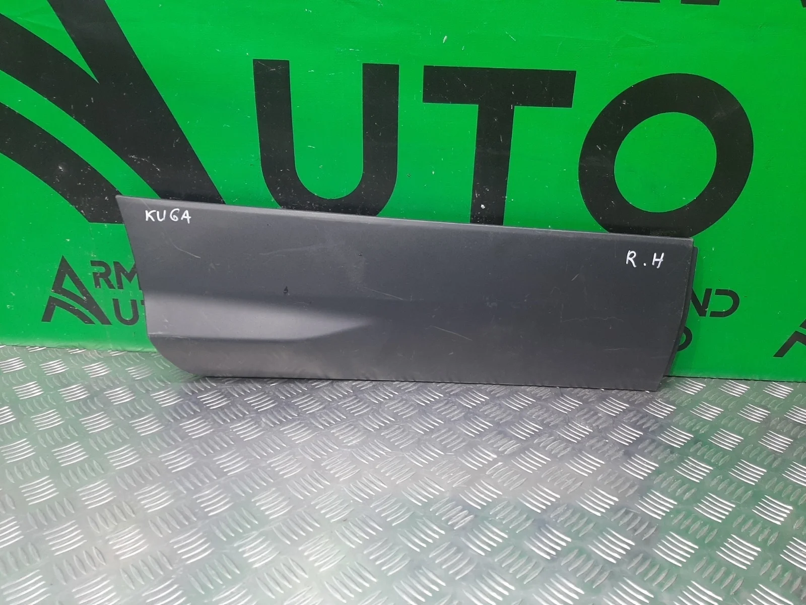 Молдинг двери FORD KUGA 2012-2019 2104159 2 CBS, задний правый