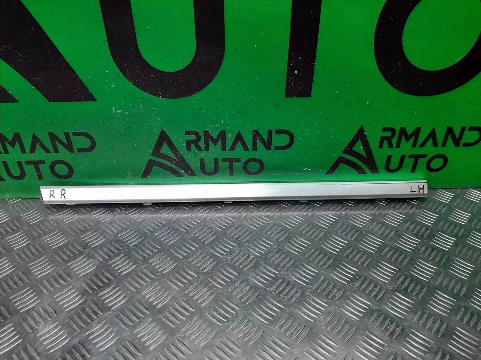 Накладка молдинга двери LAND ROVER Range Rover 2012-2022 LR038857 4 L405, задняя правая