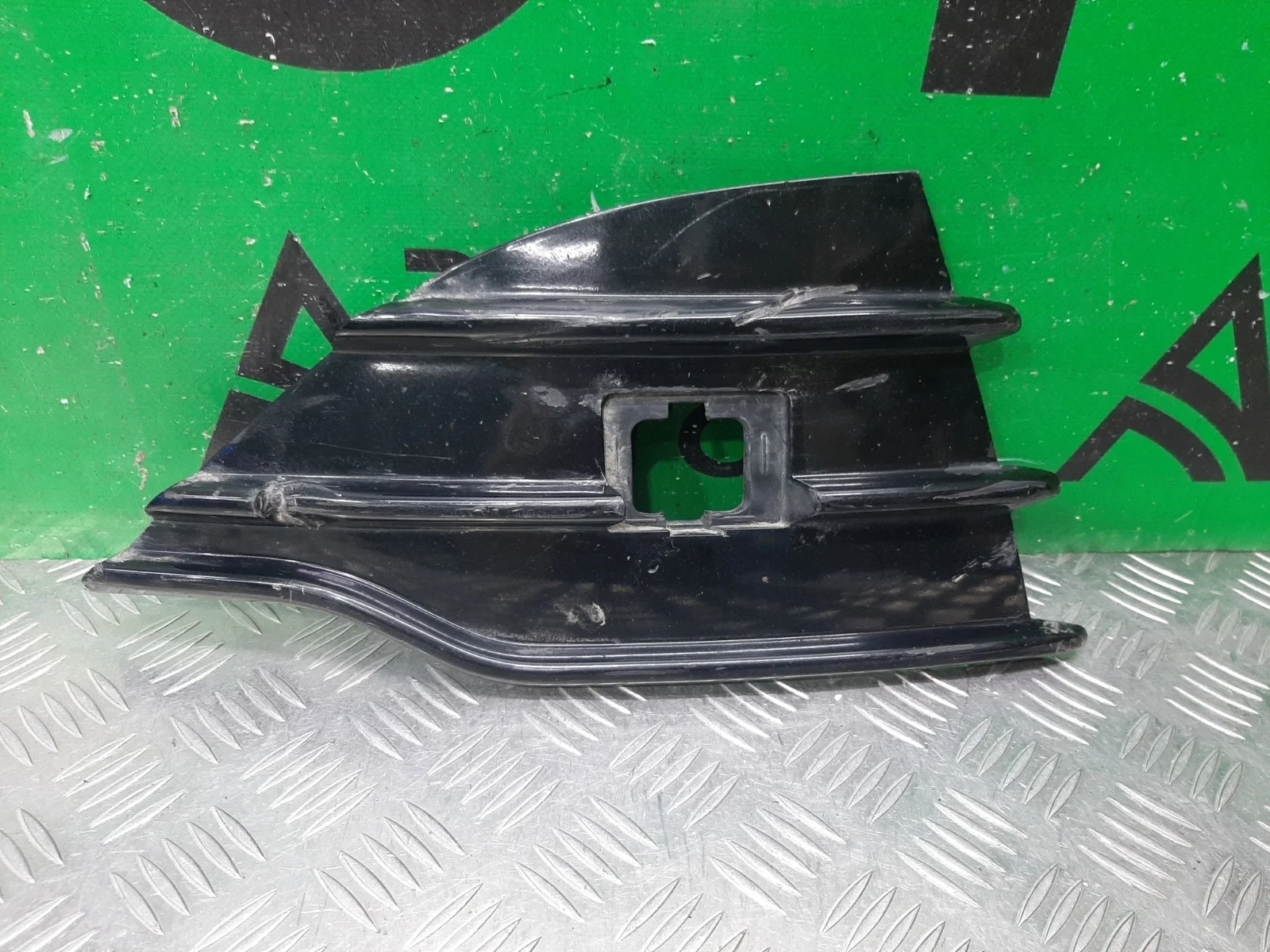Решетка бампера FORD KUGA 2012-2016 1832894 2 CBS, передняя правая