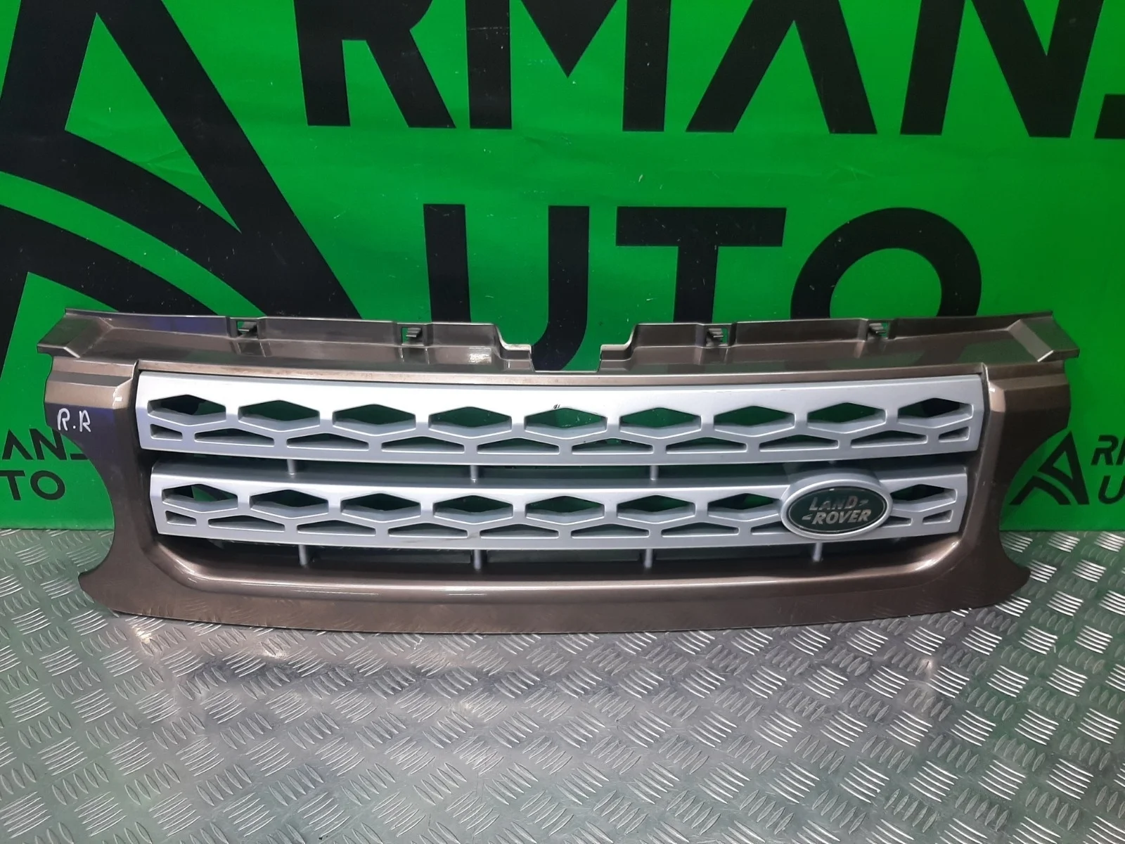 Решетка радиатора LAND ROVER DISCOVERY 2009-2013 LR015446 4