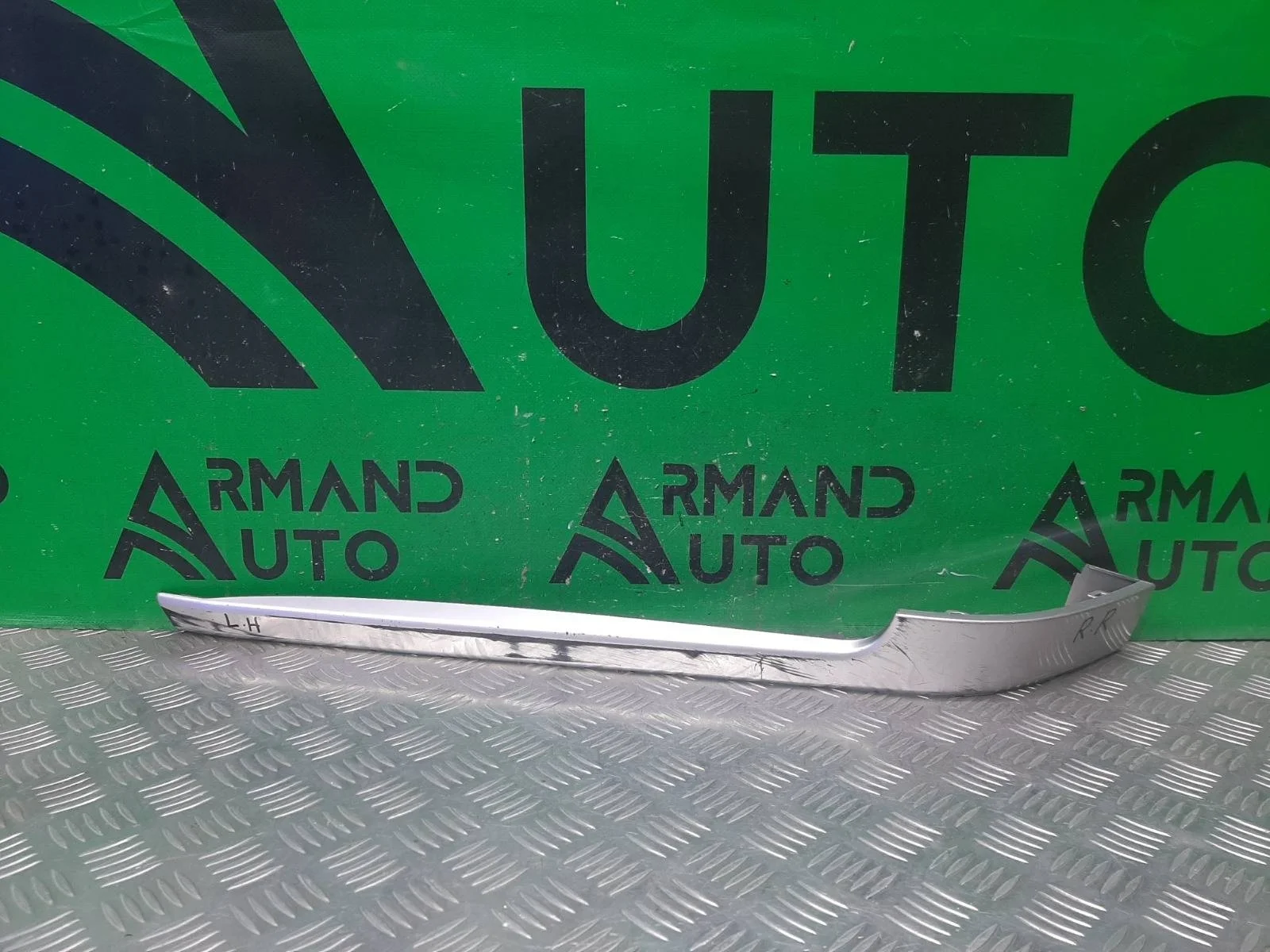 Молдинг бампера Land Rover Range Rover 2012-2022 LR087227 4 L405, задний левый
