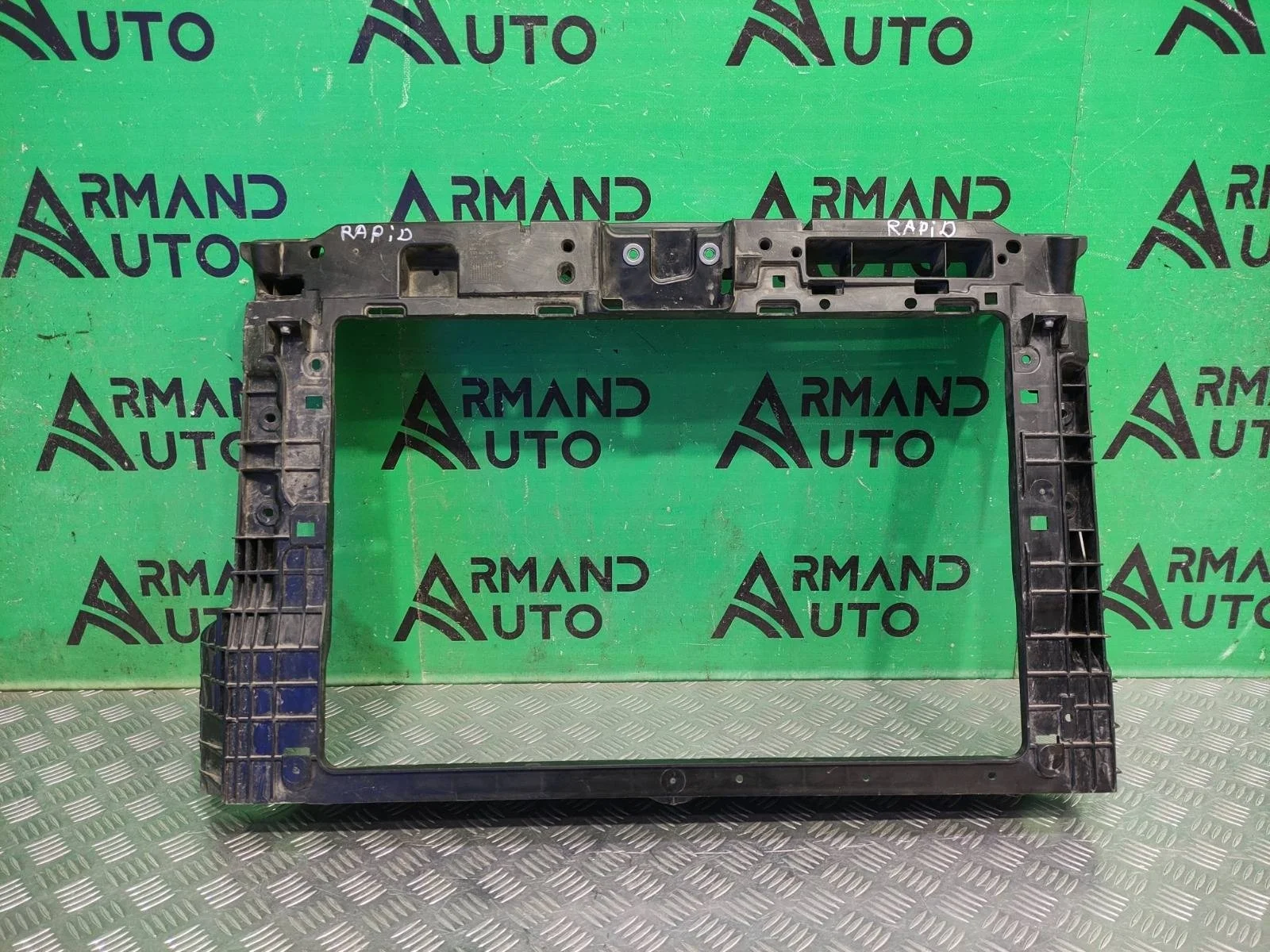 Панель передняя (суппорт радиатора) Skoda Rapid 2020-2023 60U805588E 2
